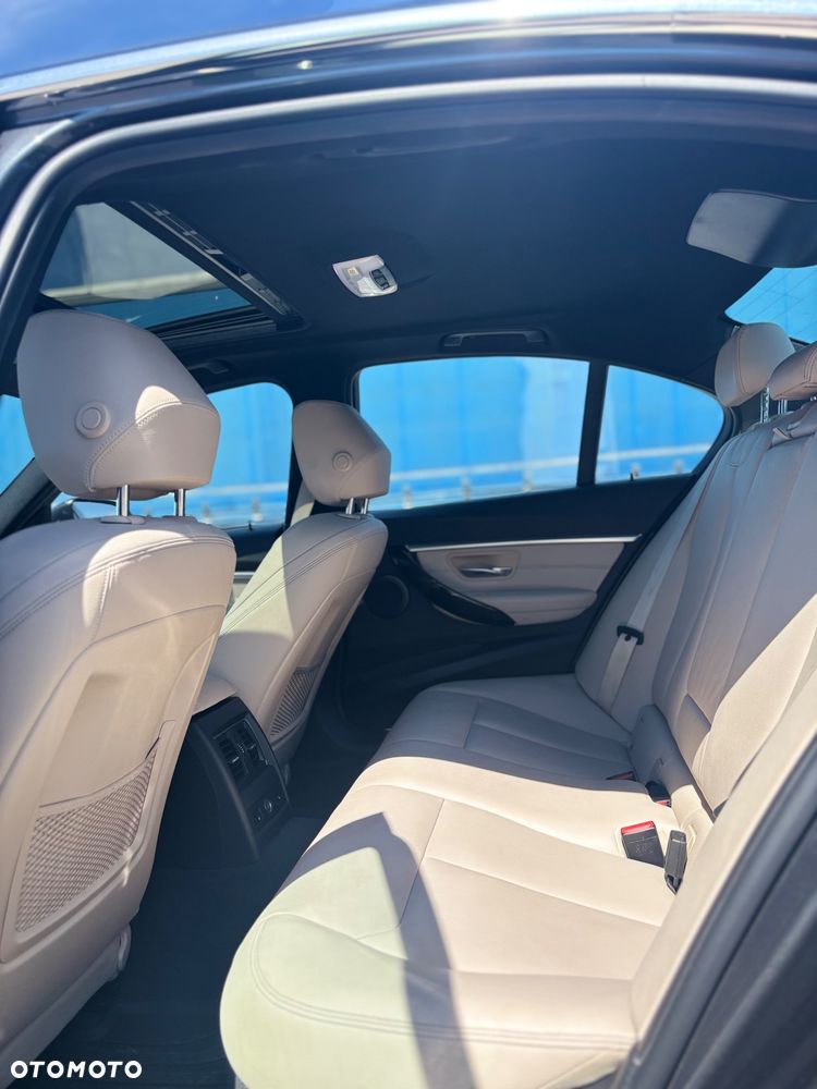 BMW Seria 3 330i Edition Luxury Line Purity - 18