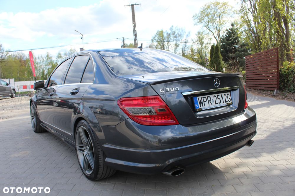 Mercedes-Benz Klasa C 300 7G-TRONIC - 5