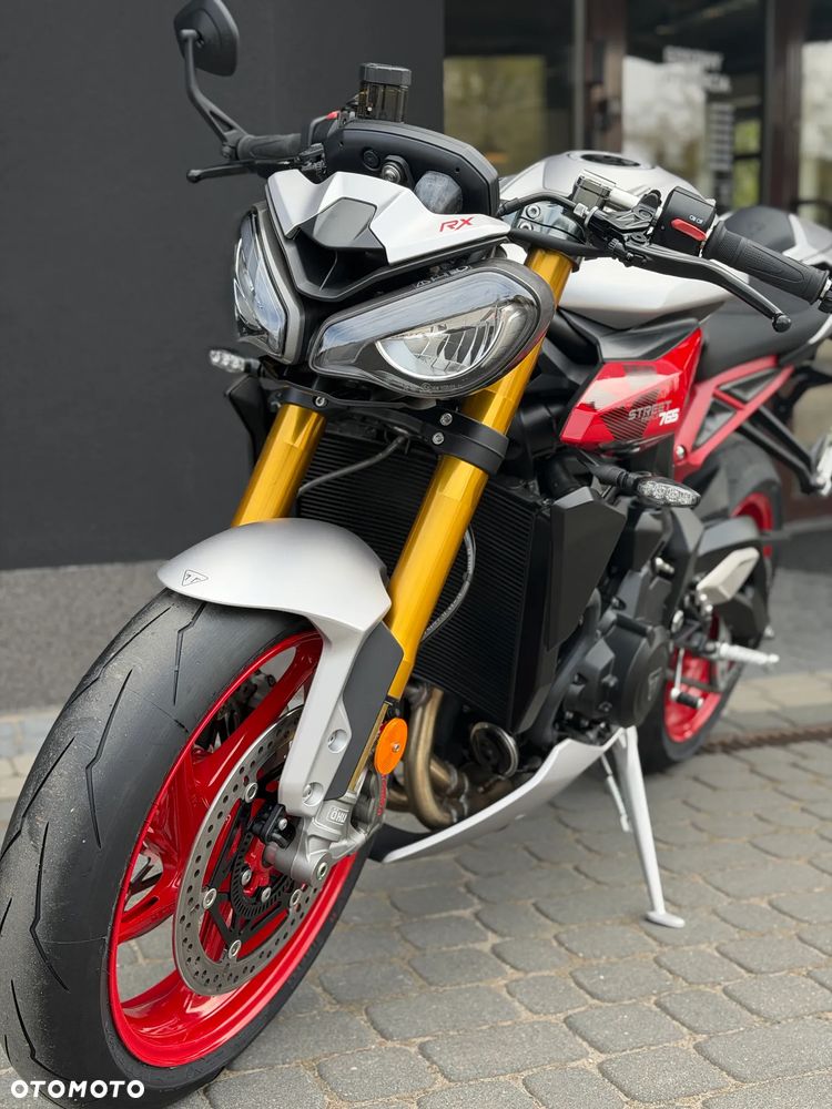 Triumph Street Triple - 15