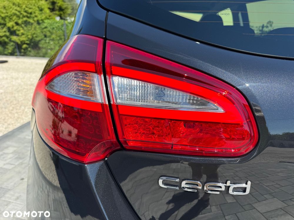 Kia Ceed 1.6 GDI Dream-Team Edition - 16