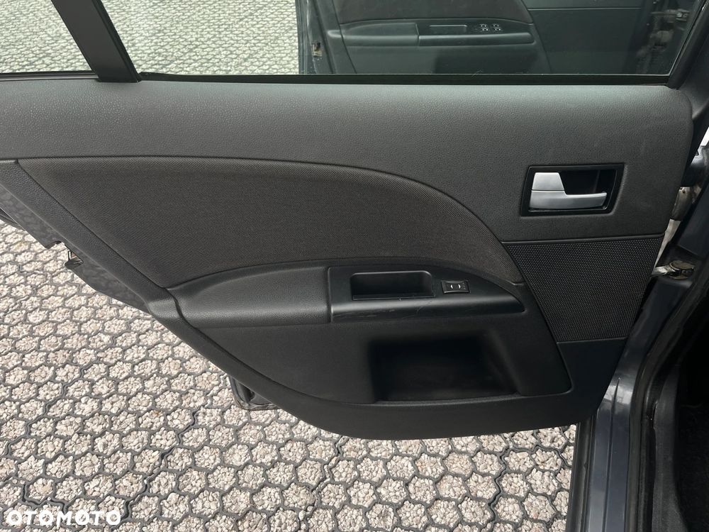 Ford Mondeo - 12