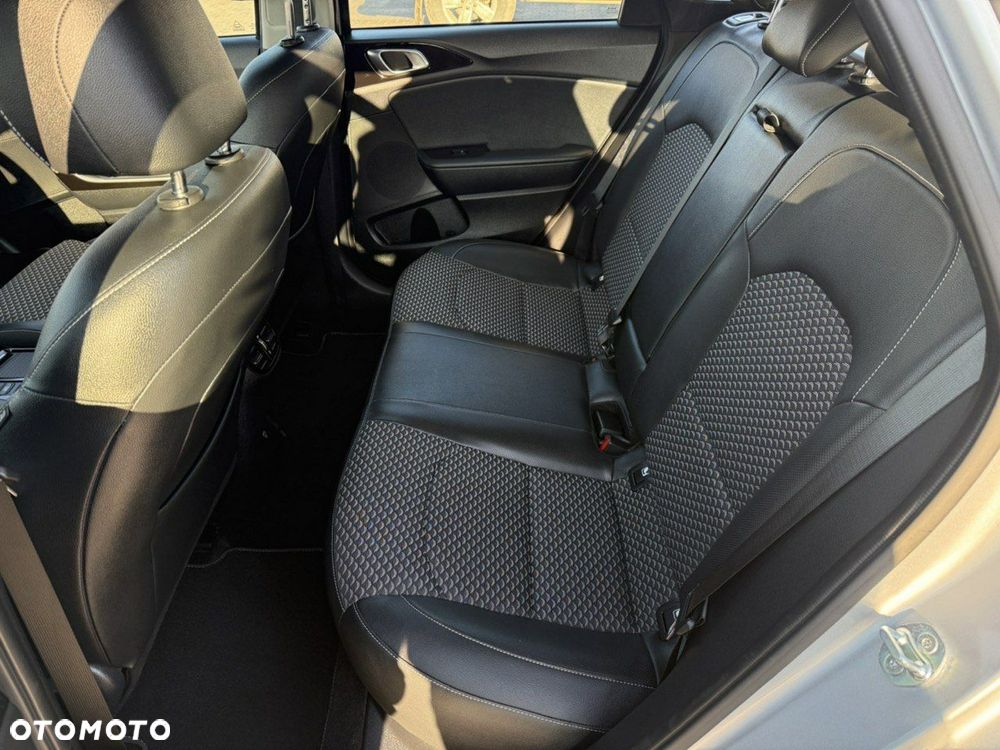 Kia Ceed SW 1.0 T-GDI DCT7 (48V M-H) Ultimate Edition - 29