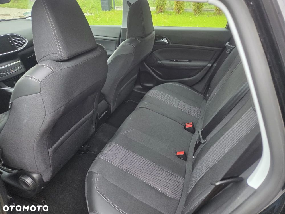Peugeot 308 BlueHDi 130 EAT8 Black Edition - 20