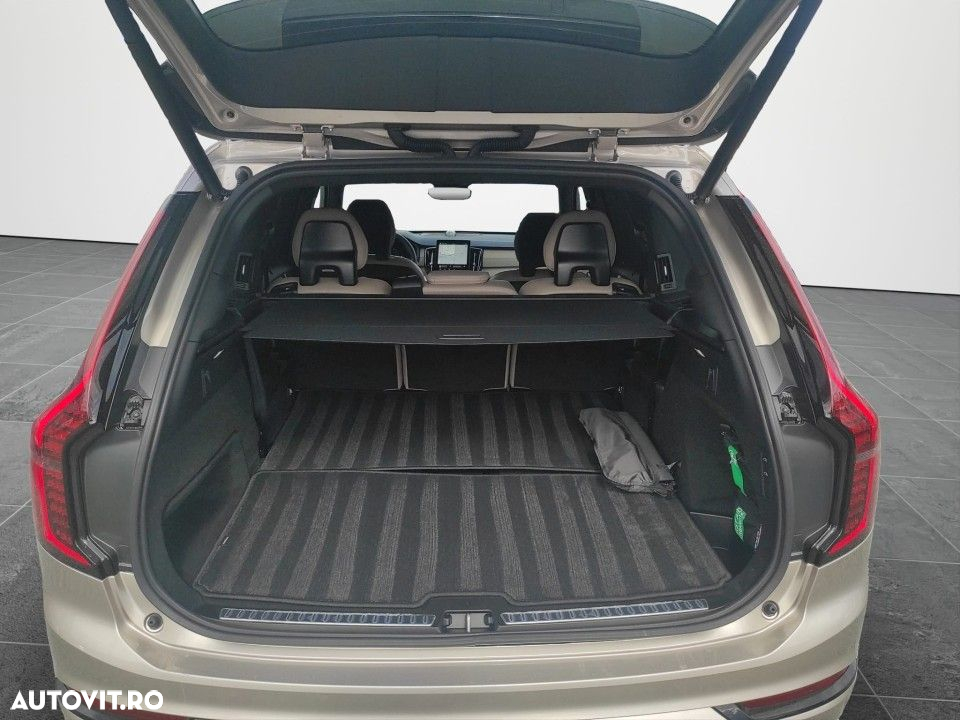 Volvo XC 90 T8 AWD PHEV Ultra Dark - 23
