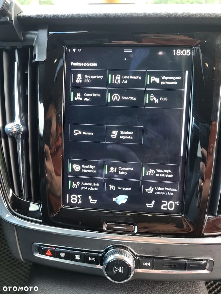 Volvo V90 Cross Country D4 AWD Geartronic - 24