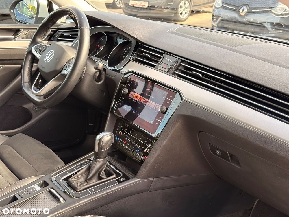 Volkswagen Passat 2.0 TDI EVO Elegance DSG - 26
