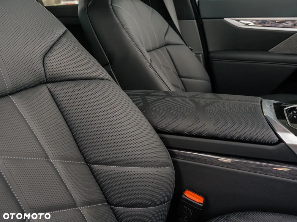 BMW Seria 7 740d xDrive - 15