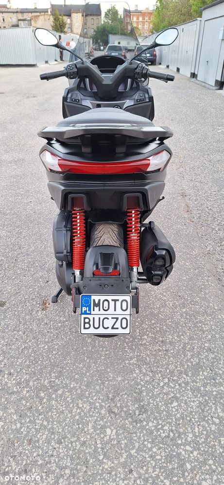 Piaggio MP-3 - 8