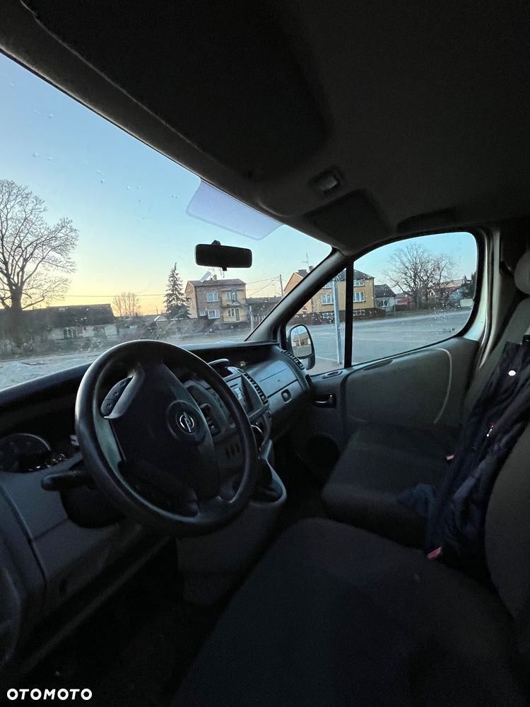 Opel Vivaro - 8
