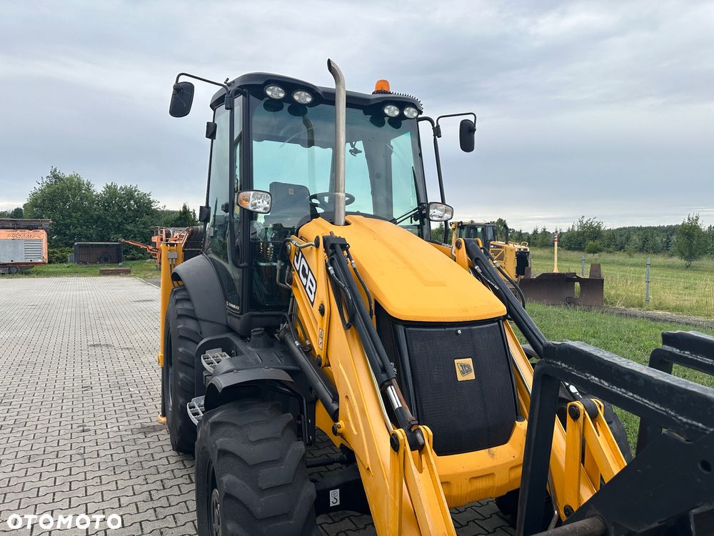 JCB 3CX Contractor - 4