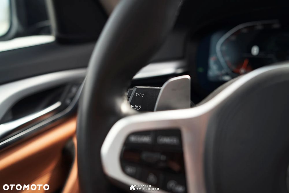 BMW Seria 5 520d - 29