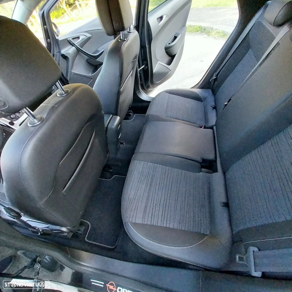 Opel Astra Sports Tourer 1.6 CDTi Executive S/S - 24