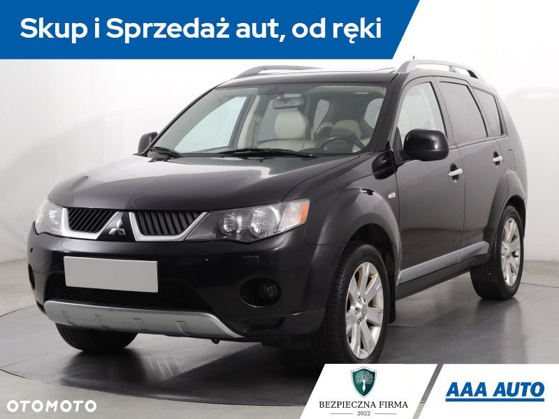 Mitsubishi Outlander - 2