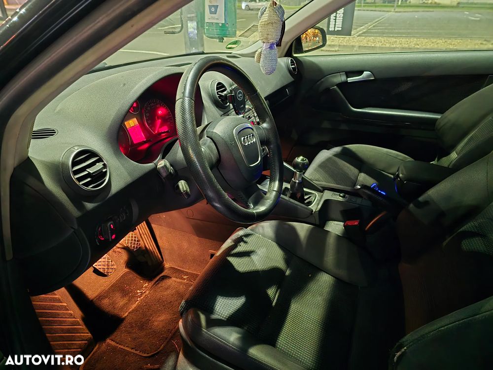 Audi A3 2.0 TDI DPF Ambiente - 12