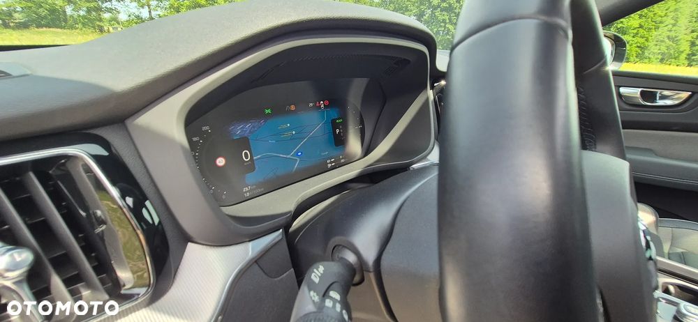 Volvo XC 60 T8 Plug-In Hybrid AWD R-Design - 20