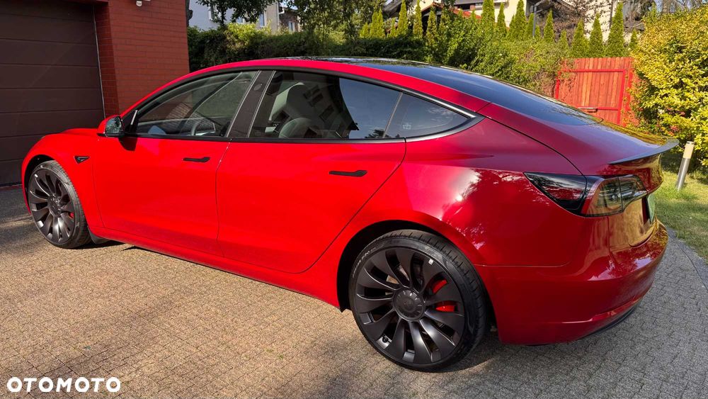 Tesla Model 3 - 4
