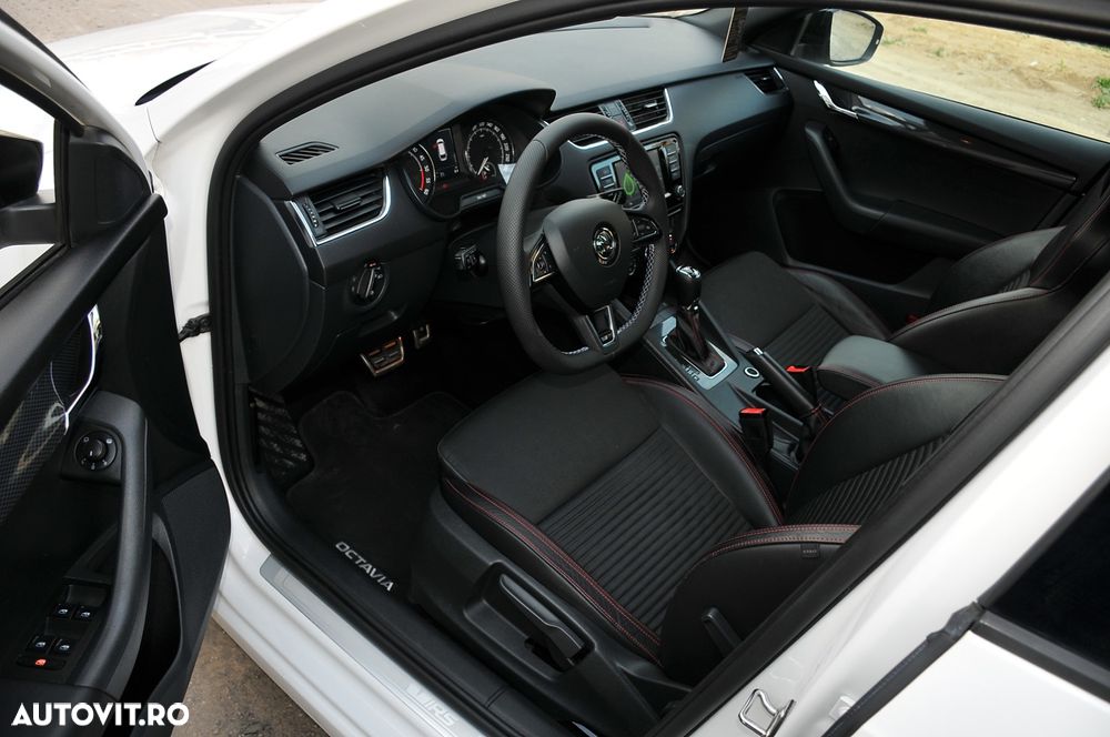 Skoda Octavia 2.0 TDI (Green tec) DSG RS - 9