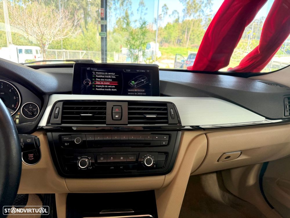 BMW 320 d Line Luxury - 23