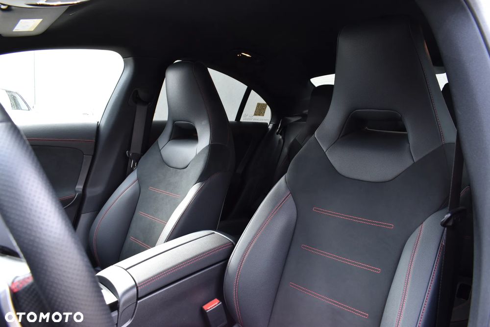 Mercedes-Benz CLA 220 AMG Line 7G-DCT - 12