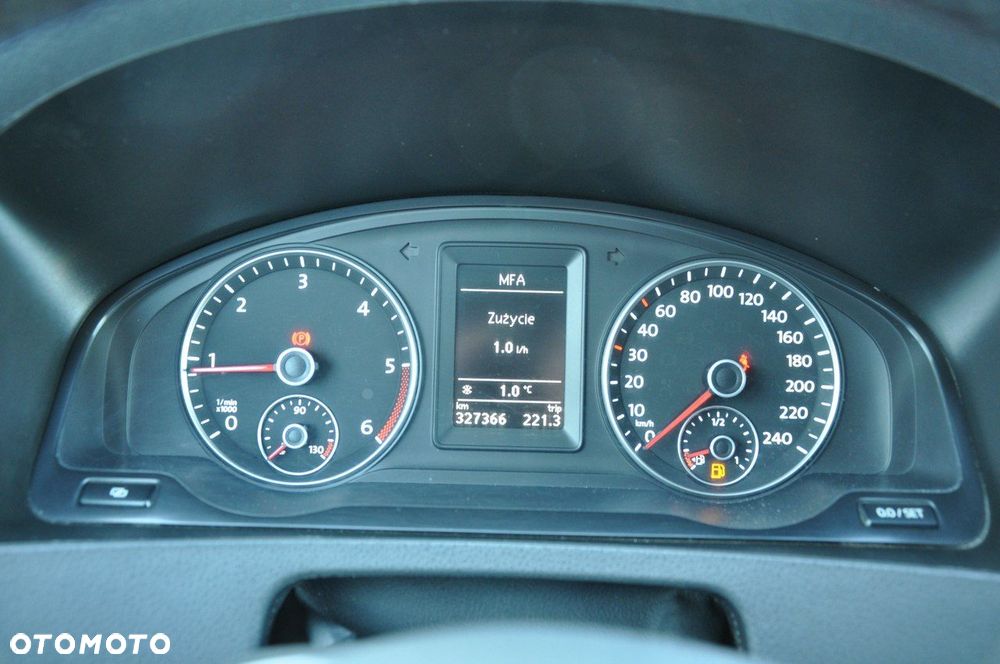 Volkswagen Caravelle - 15