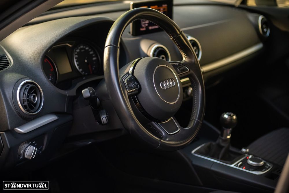 Audi A3 Sportback 2.0 TDI Advance - 11