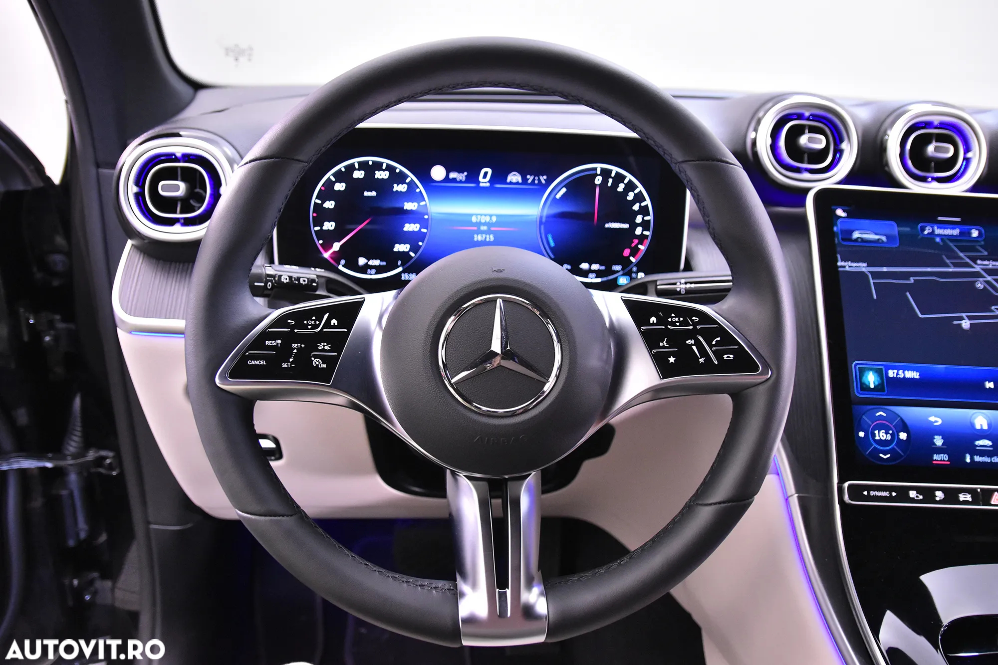 Mercedes-Benz GLC 300 e 4MATIC - 16