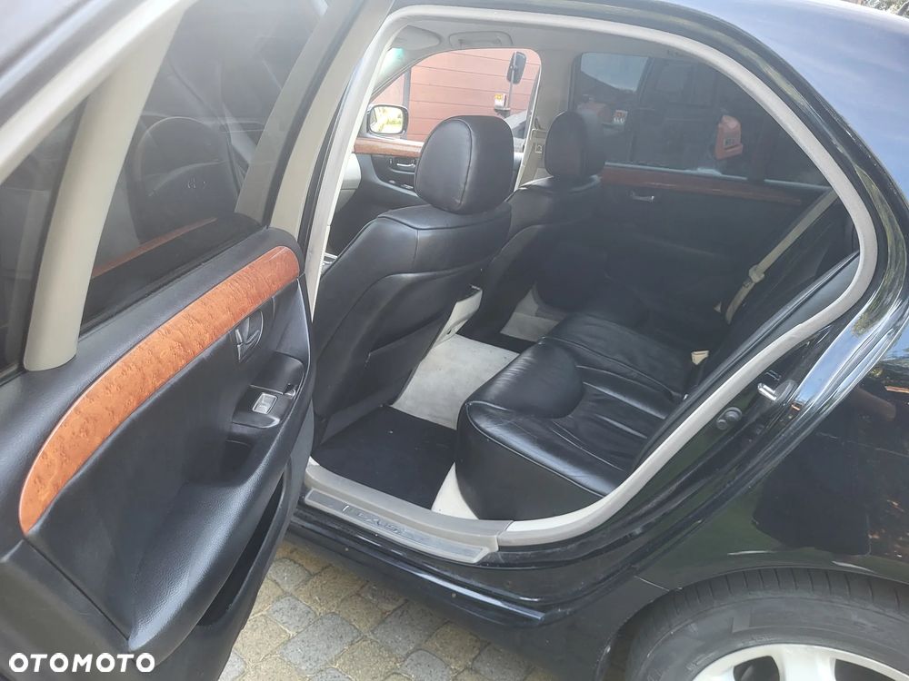 Lexus LS Prezydent - 24