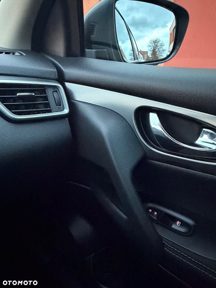 Nissan Qashqai 1.5 dCi N-Connecta - 17