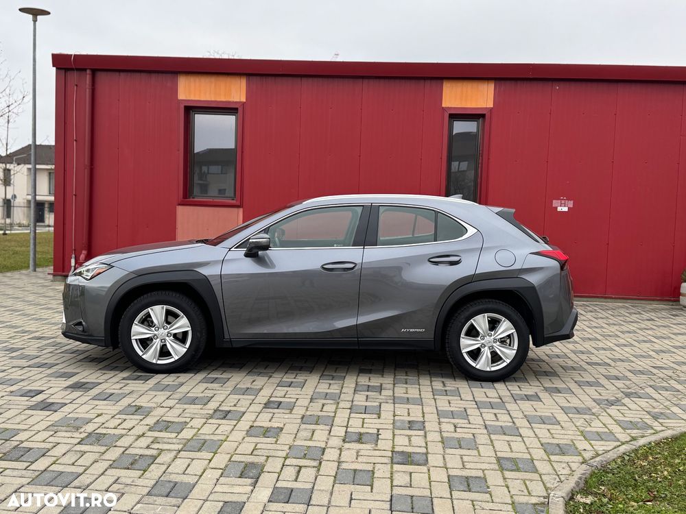 Lexus UX 250h FWD Business - 10