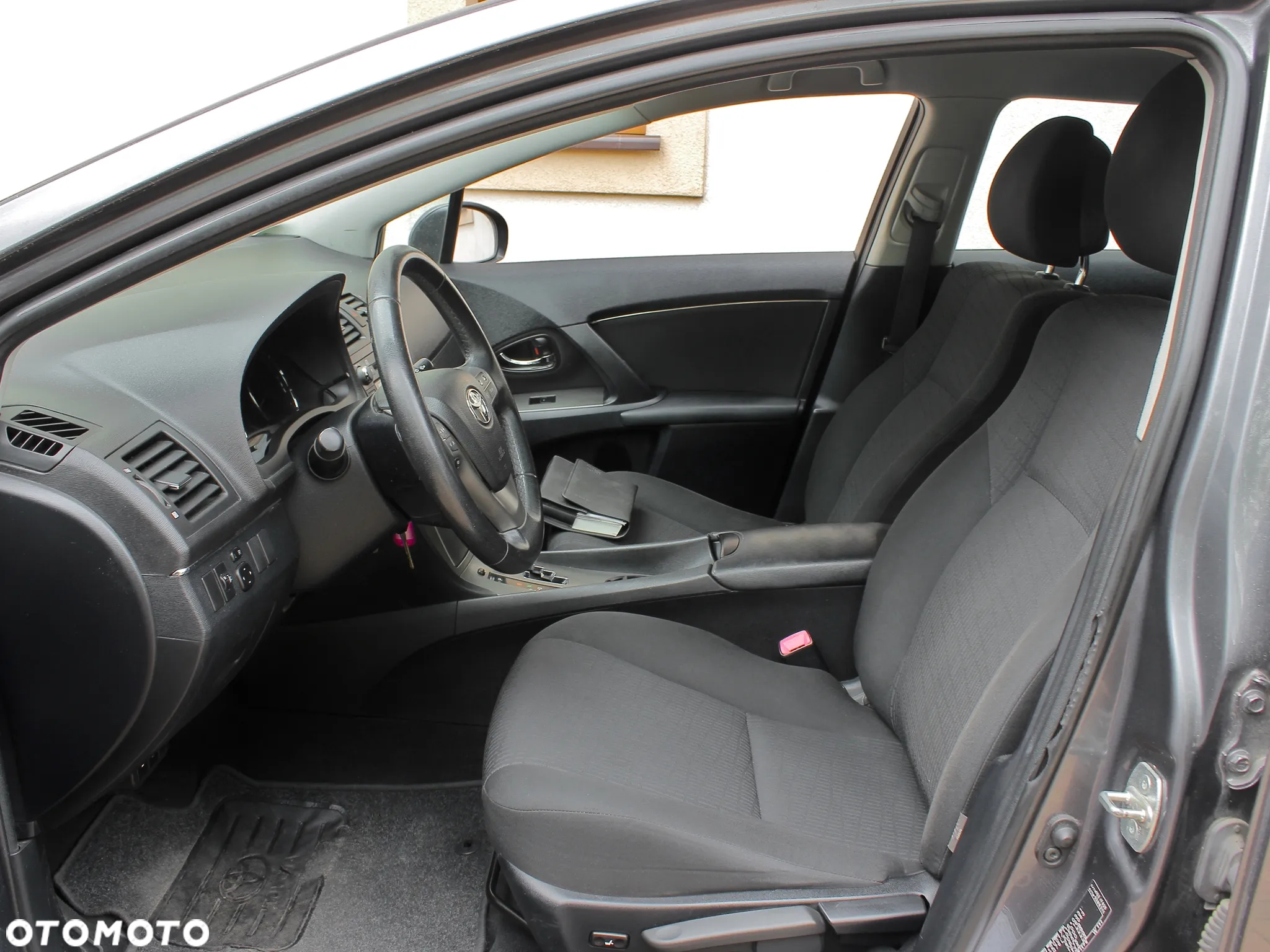 Toyota Avensis 1.8 Premium MS - 7