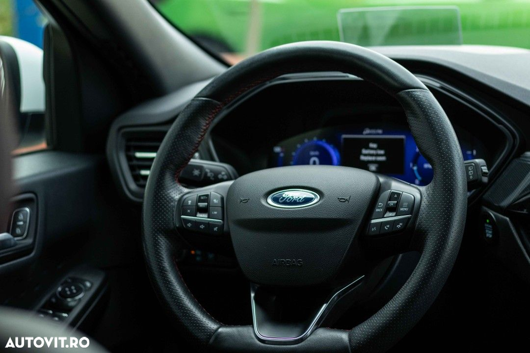 Ford Kuga 2.0 EcoBlue mHEV FWD ST Line X - 32