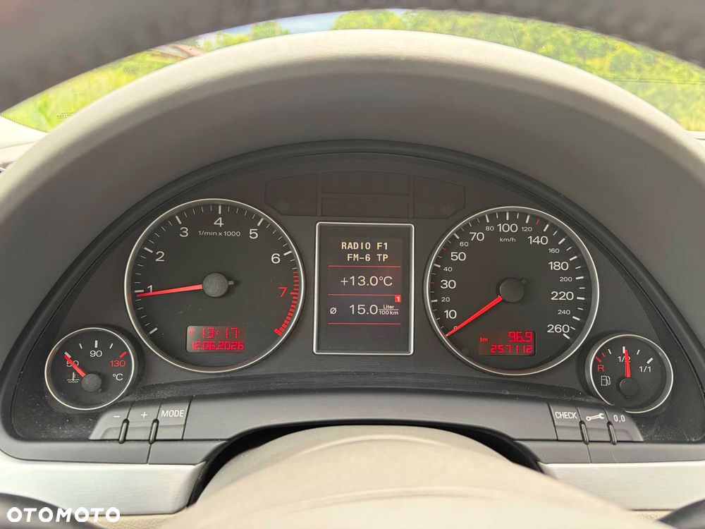 Audi A4 Avant - 8
