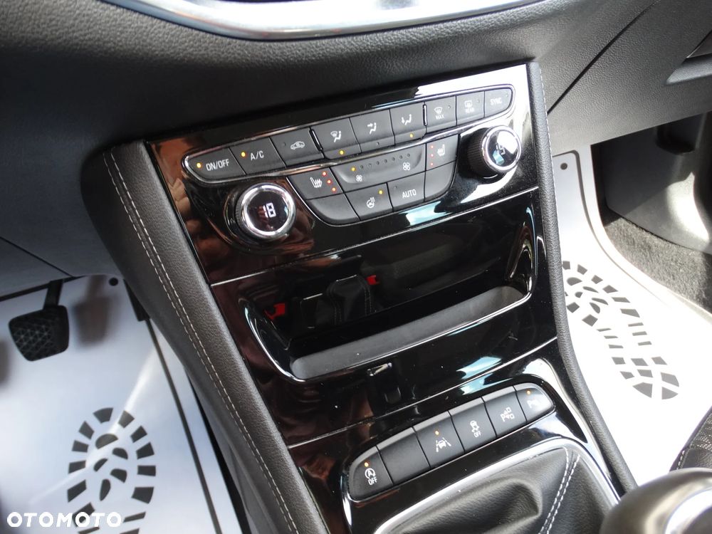 Opel Astra 1.6 BiTurbo D (CDTI) Start/Stop Innovation - 18