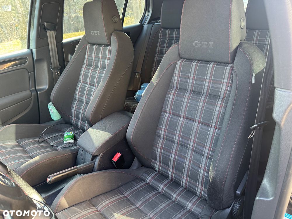 Volkswagen Golf 2.0 GTI - 25