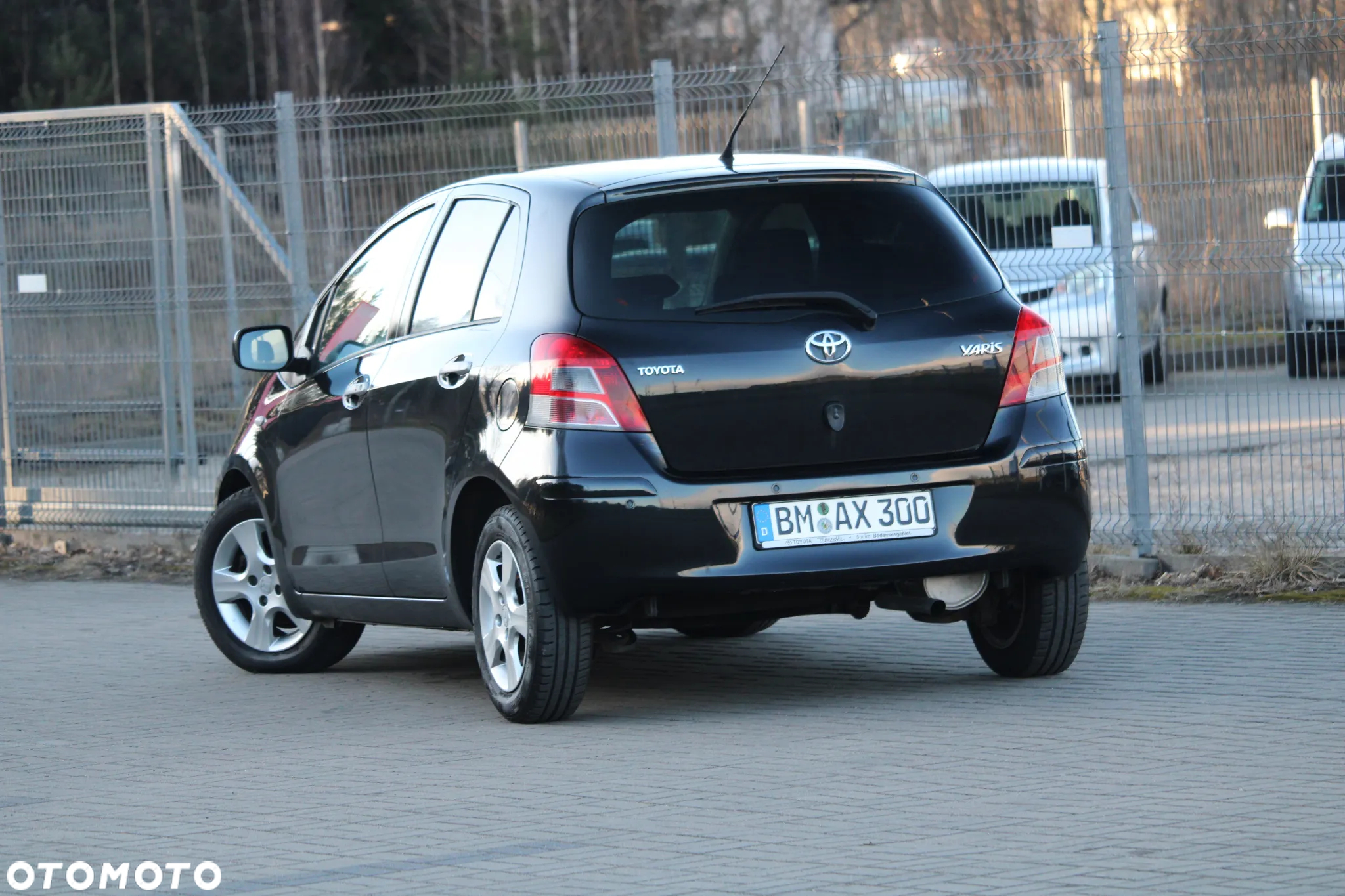 Toyota Yaris - 12