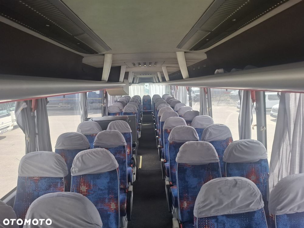 MAN LION'S COACH - 22
