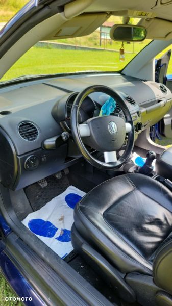 Volkswagen New Beetle - 9