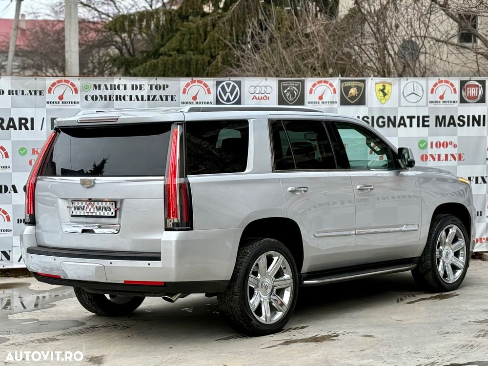 Cadillac Escalade - 3
