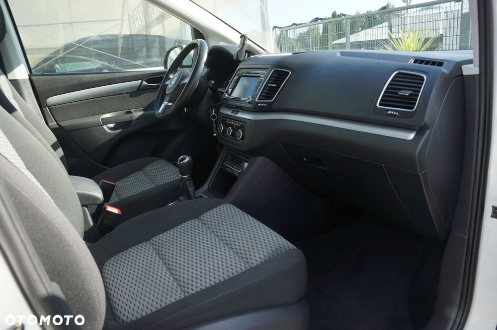 Volkswagen Sharan 2.0 TDI 4MOTION Blue Motion Life - 24