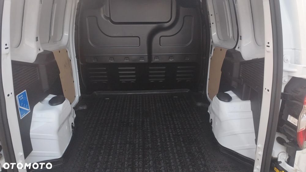 Ford Transit Courier - 24