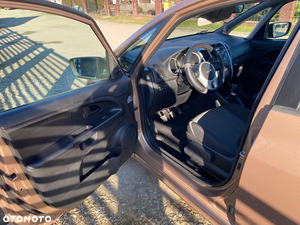 Kia Venga - 7