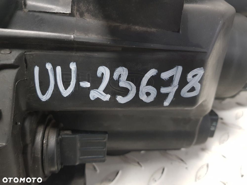 KIA SPORTAGE 3 III 10-15 LAMPA PRAWA PRZEDNIA PRZÓD SOCZEWKA + LED IGŁA 92102-3U250  EUROPA - 11