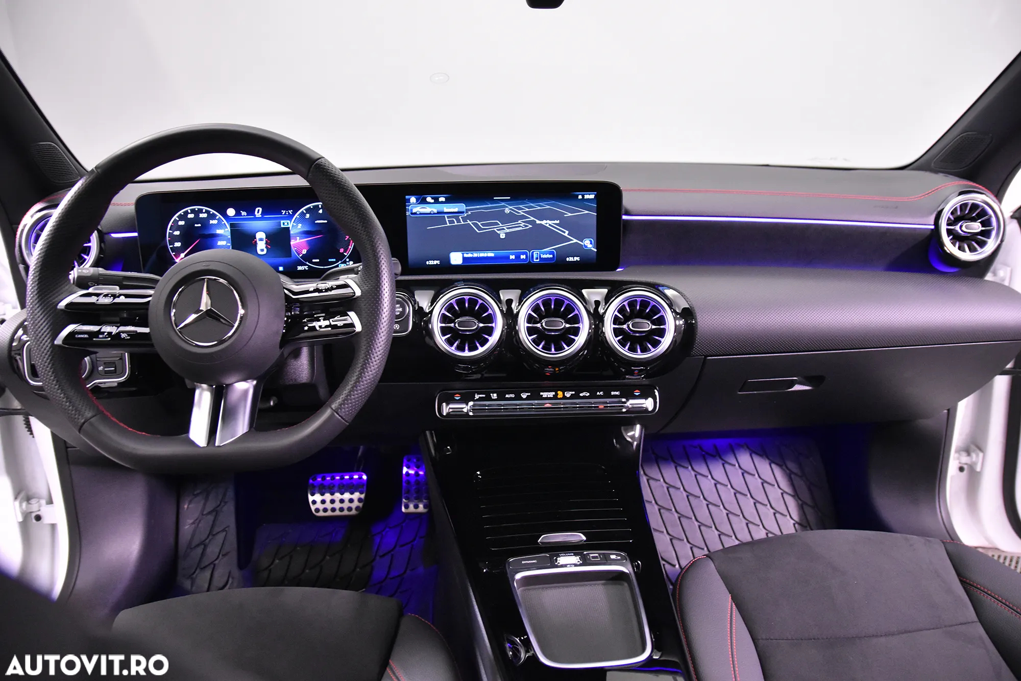 Mercedes-Benz CLA 200 MHEV Coupe - 9