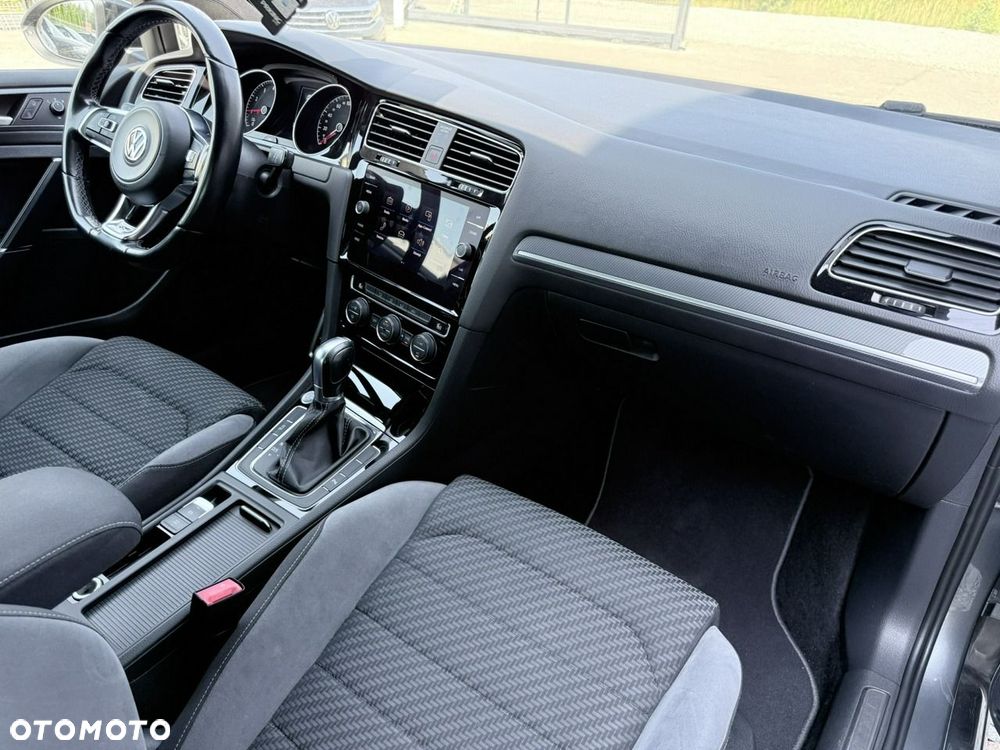 Volkswagen Golf 1.5 eTSI OPF DSG R-Line - 16