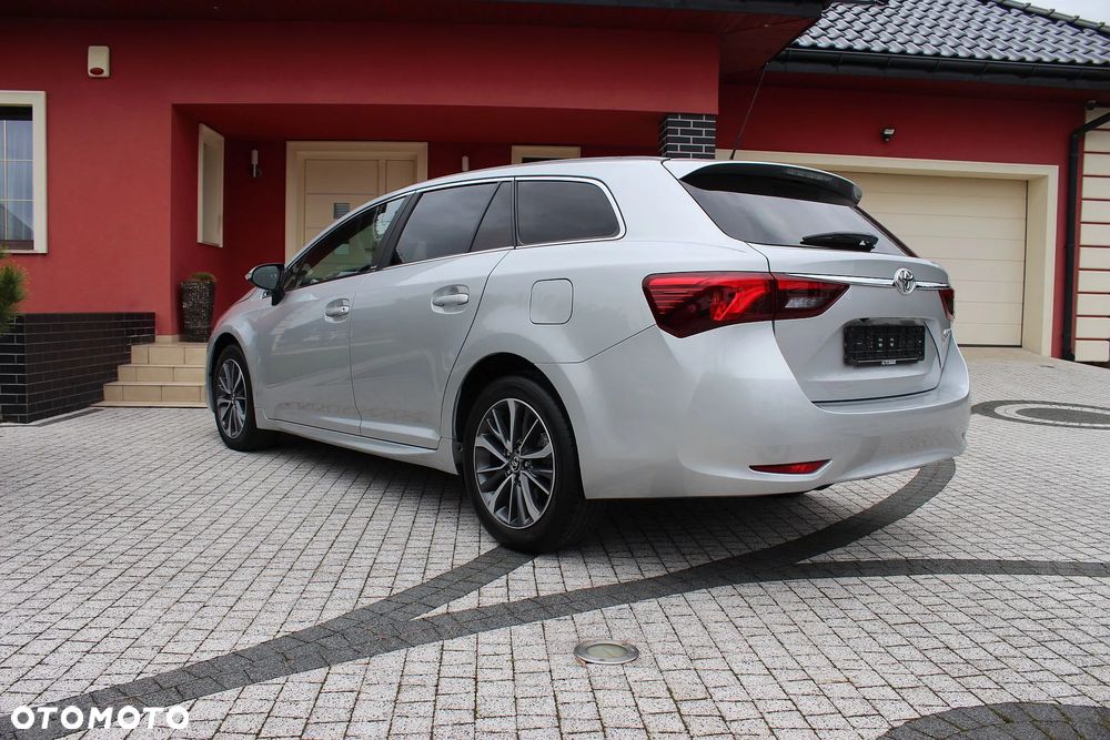 Toyota Avensis 2.0 D-4D Prestige - 5