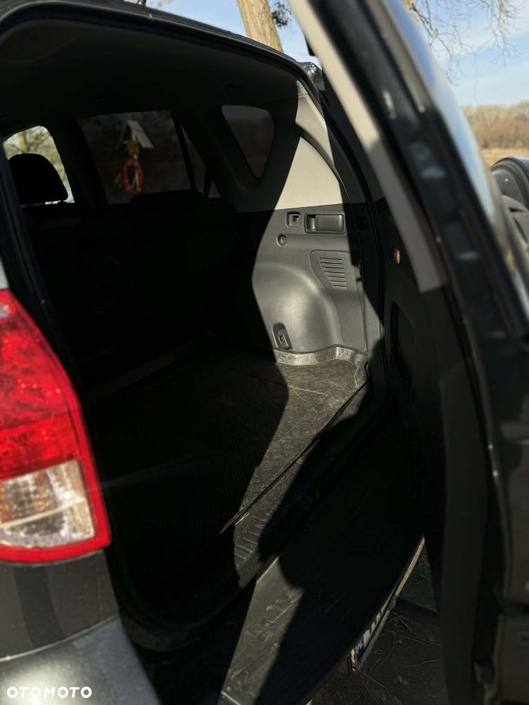 Toyota RAV4 2.2 D-4D Sol 180 - 12