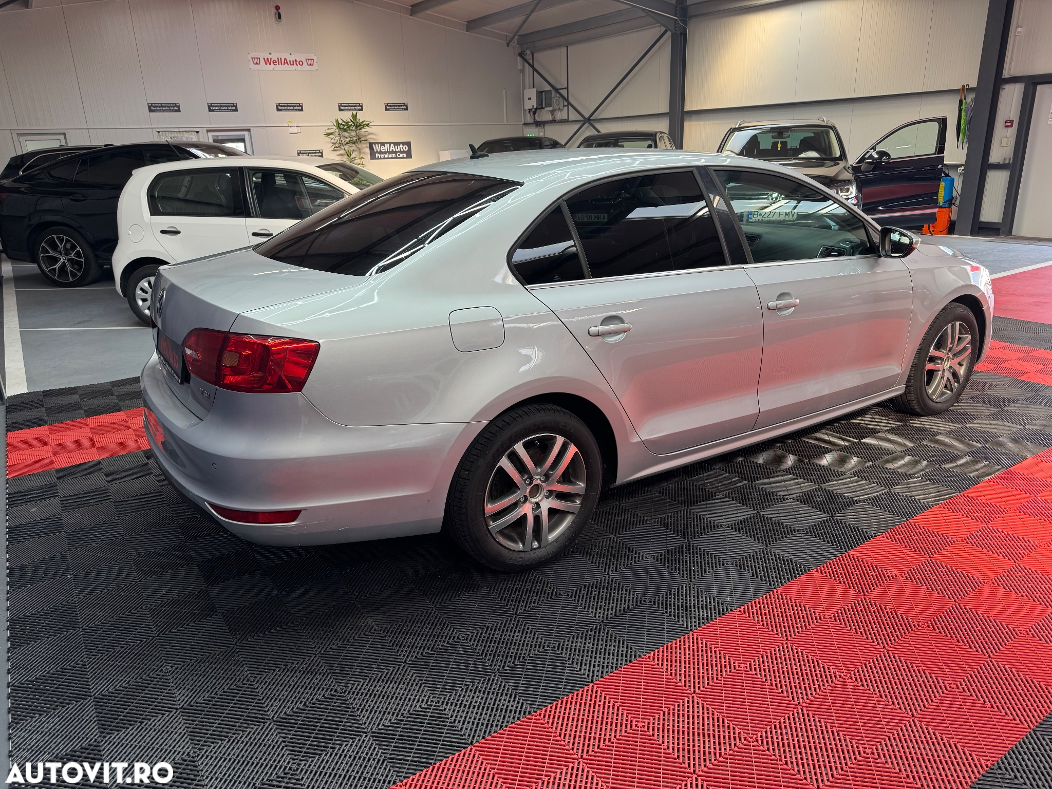 Volkswagen Jetta - 5