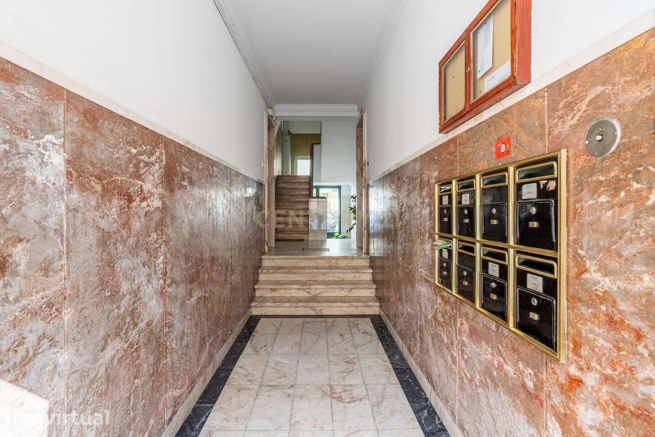 Apartamento T2 Remodelado | Excelente Localização | Odivelas - Grande imagem: 4/25