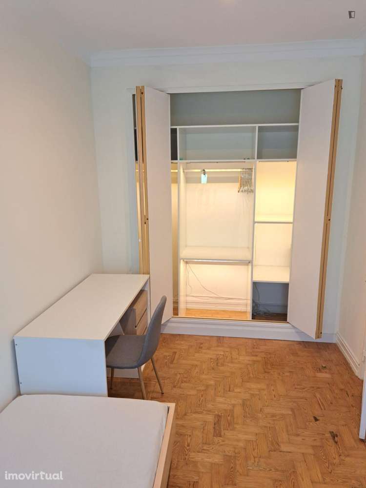 Quarto - localizado em Sete Rios Lisbon - Grande imagem: 4/18