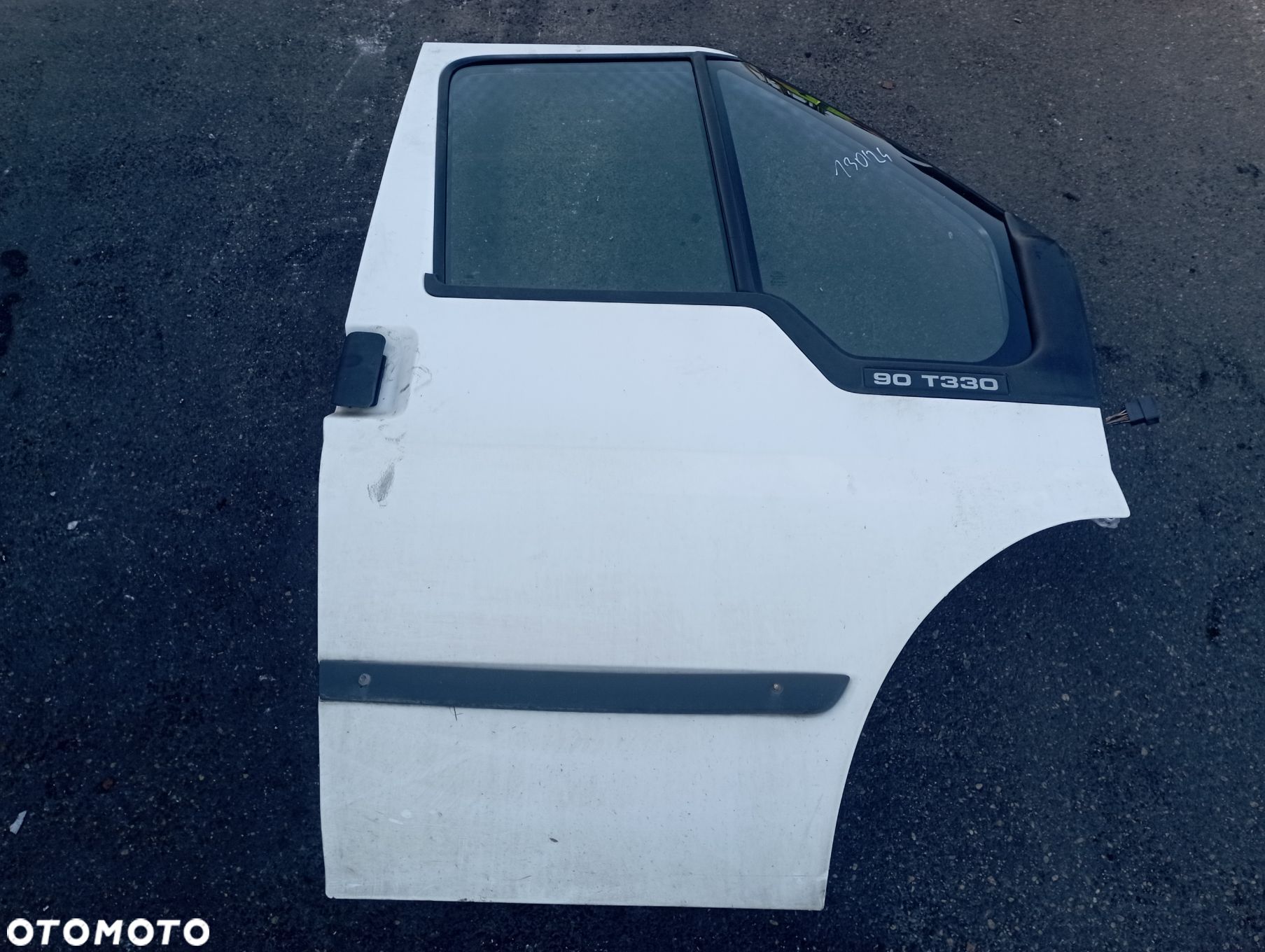 DRZWI PRAWY PRZÓD

 FORD
 TRANSIT V AA - 1